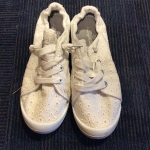 Tommy Bahama slip on sneakers